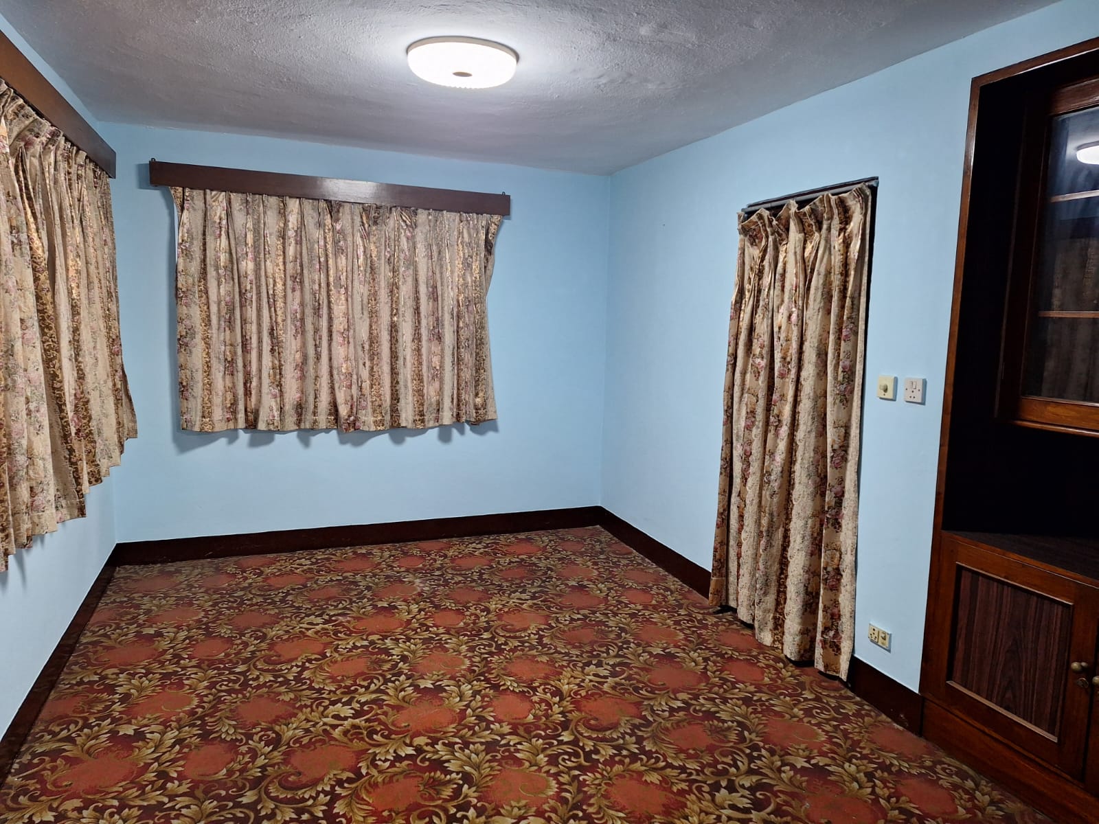 property-image